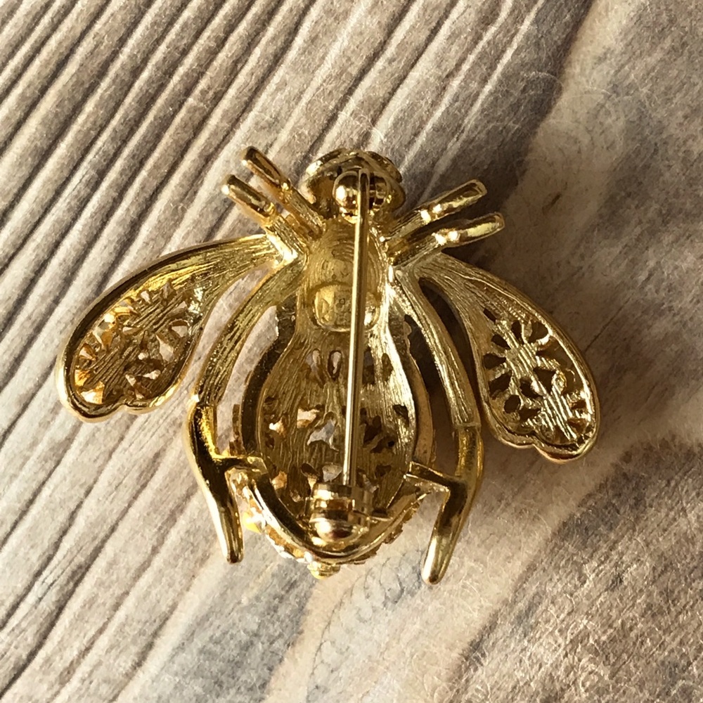 Summer Daisies Bee Brooch - Joan Rivers - Picture 5 of 7